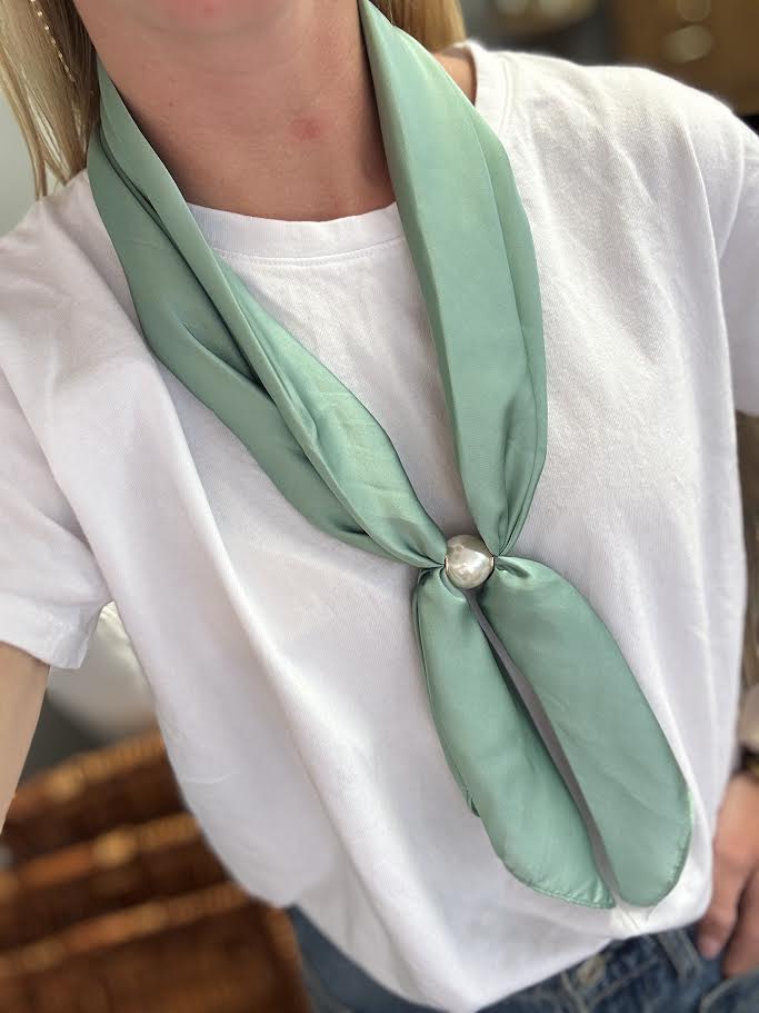 Long Magnetic Pearl Scarf