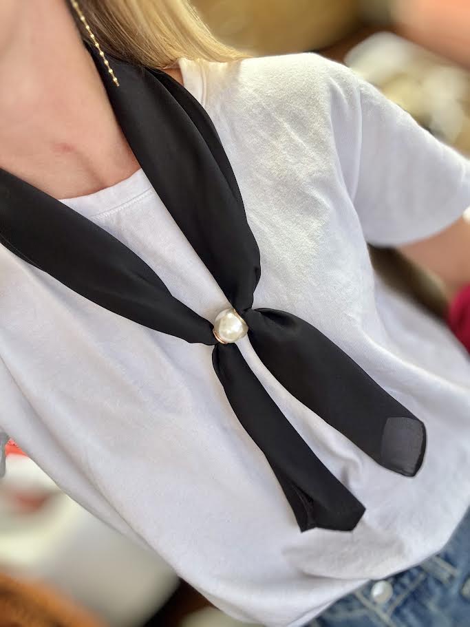 Long Magnetic Pearl Scarf