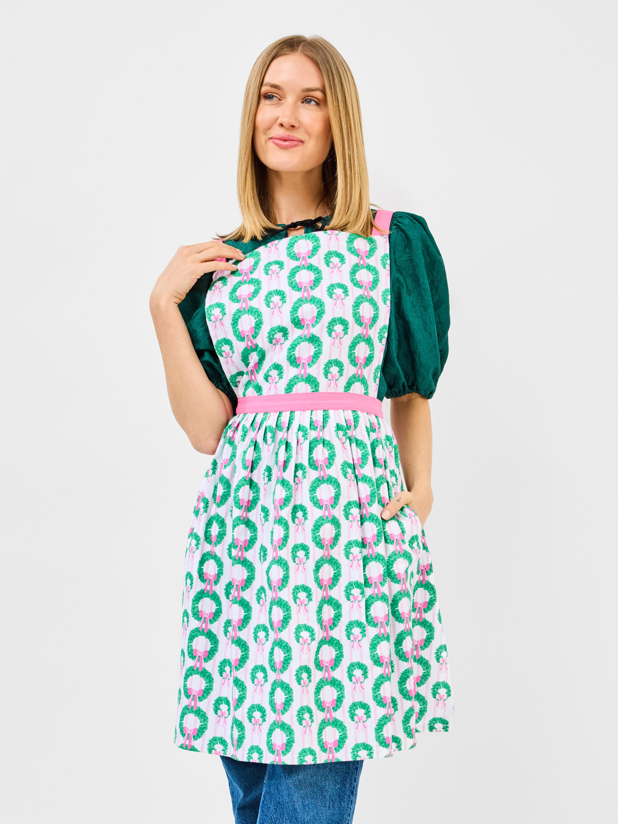Rosy Wreath apron