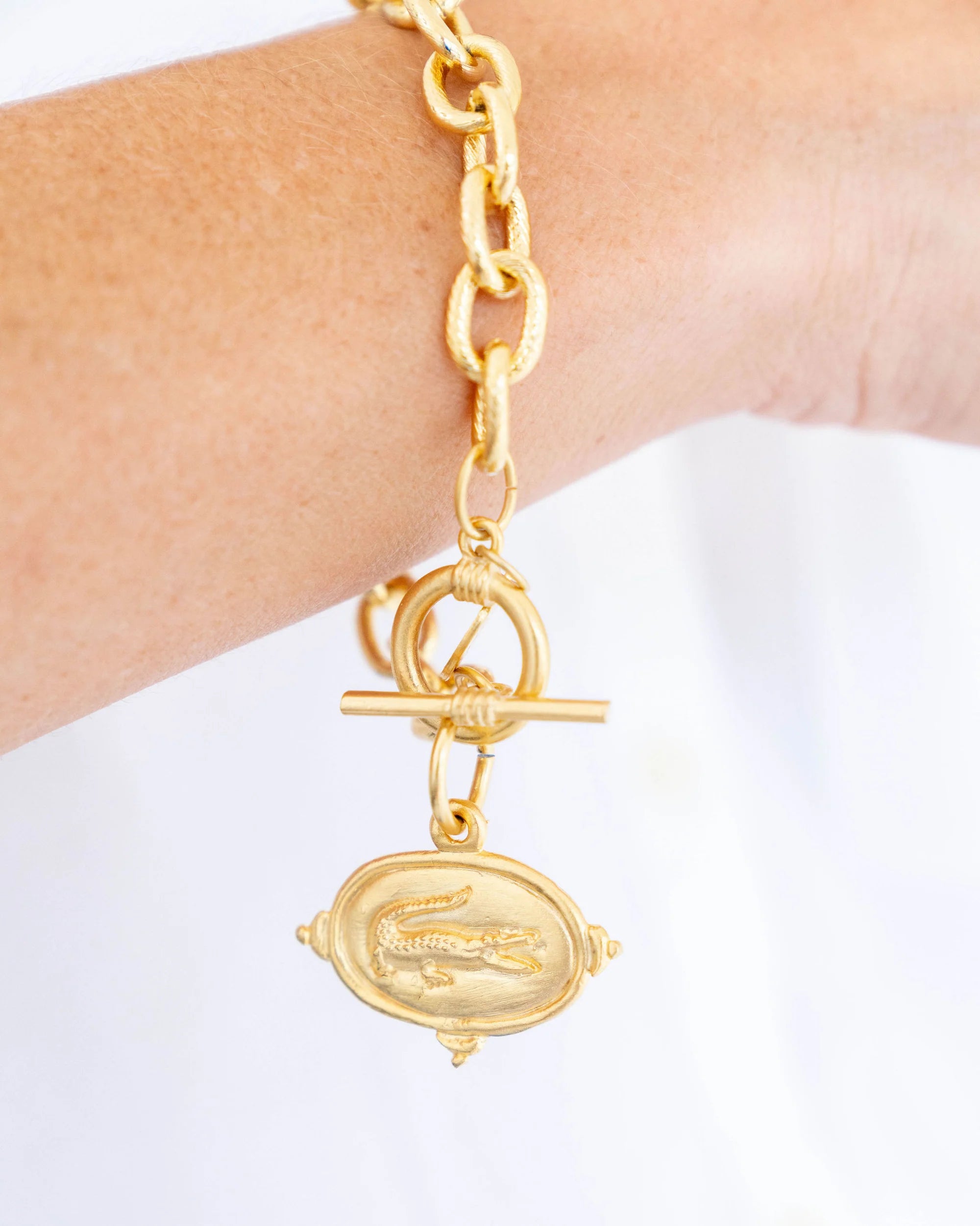 Alligator Intaglio Braclet