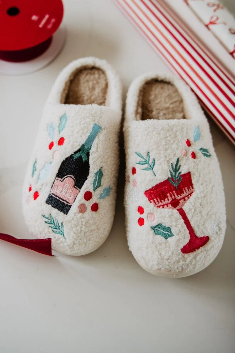 Coupes & Holly Holiday Slippers